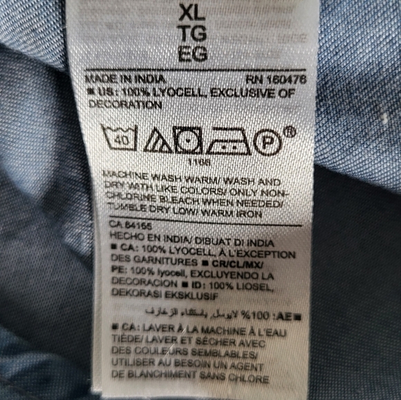 Old Navy Lyocell Chambray Botton Down Top - Picture 9 of 10